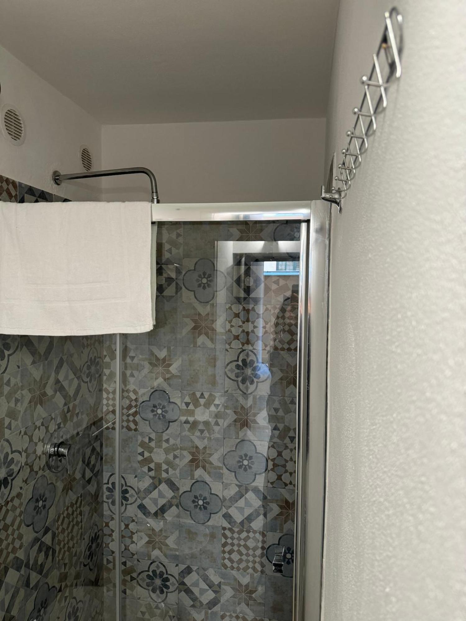 Villafranca Settantuno Apartments Палермо Екстериор снимка